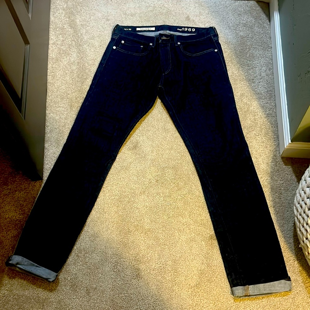 Gap 1969 skinny men’s jeans. Dark wash.  32 x 32.  Never worn